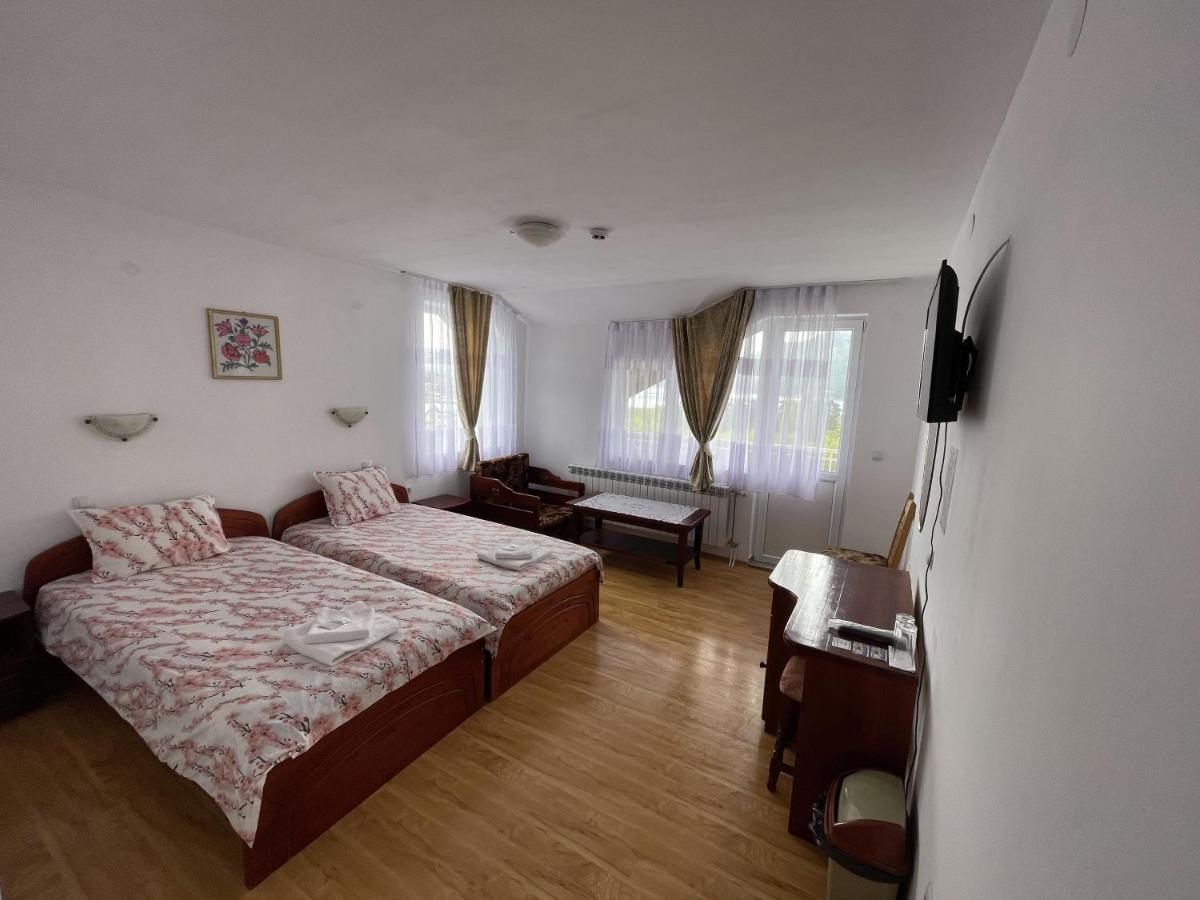 Family Hotel Panorama Сирніца Екстер'єр фото