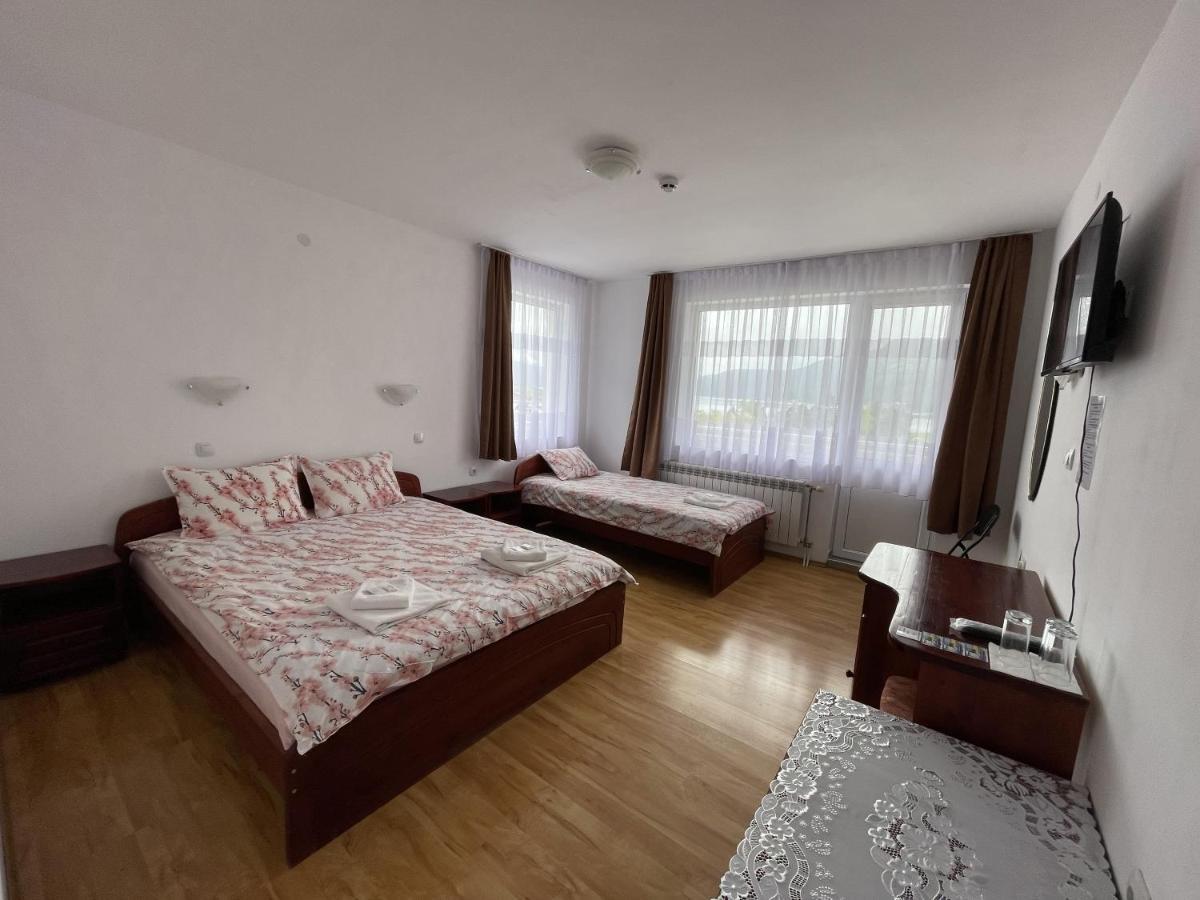 Family Hotel Panorama Сирніца Екстер'єр фото