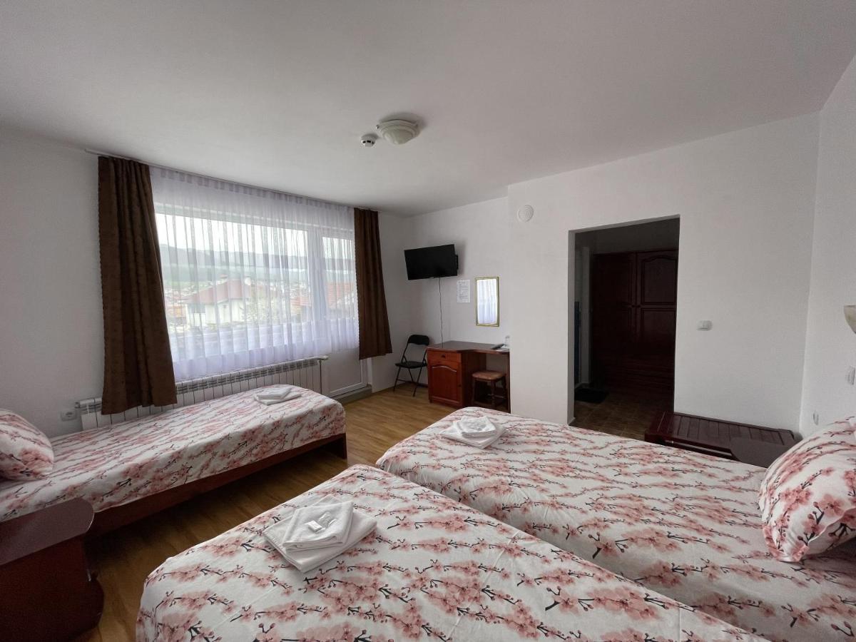 Family Hotel Panorama Сирніца Екстер'єр фото