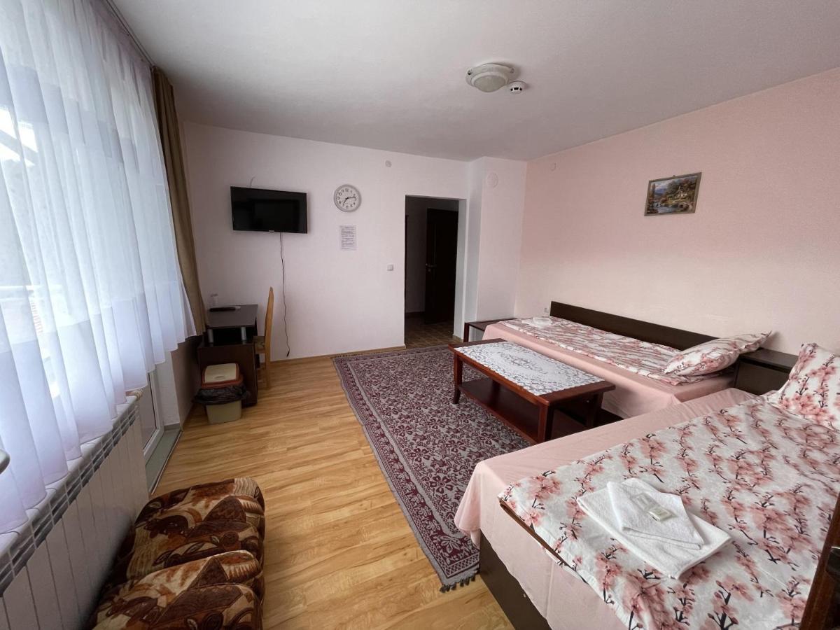 Family Hotel Panorama Сирніца Екстер'єр фото