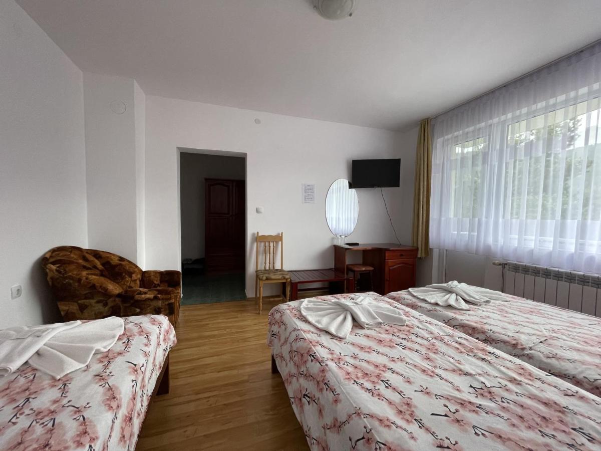 Family Hotel Panorama Сирніца Екстер'єр фото