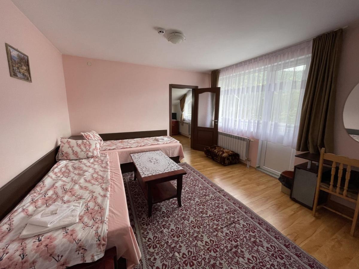 Family Hotel Panorama Сирніца Екстер'єр фото