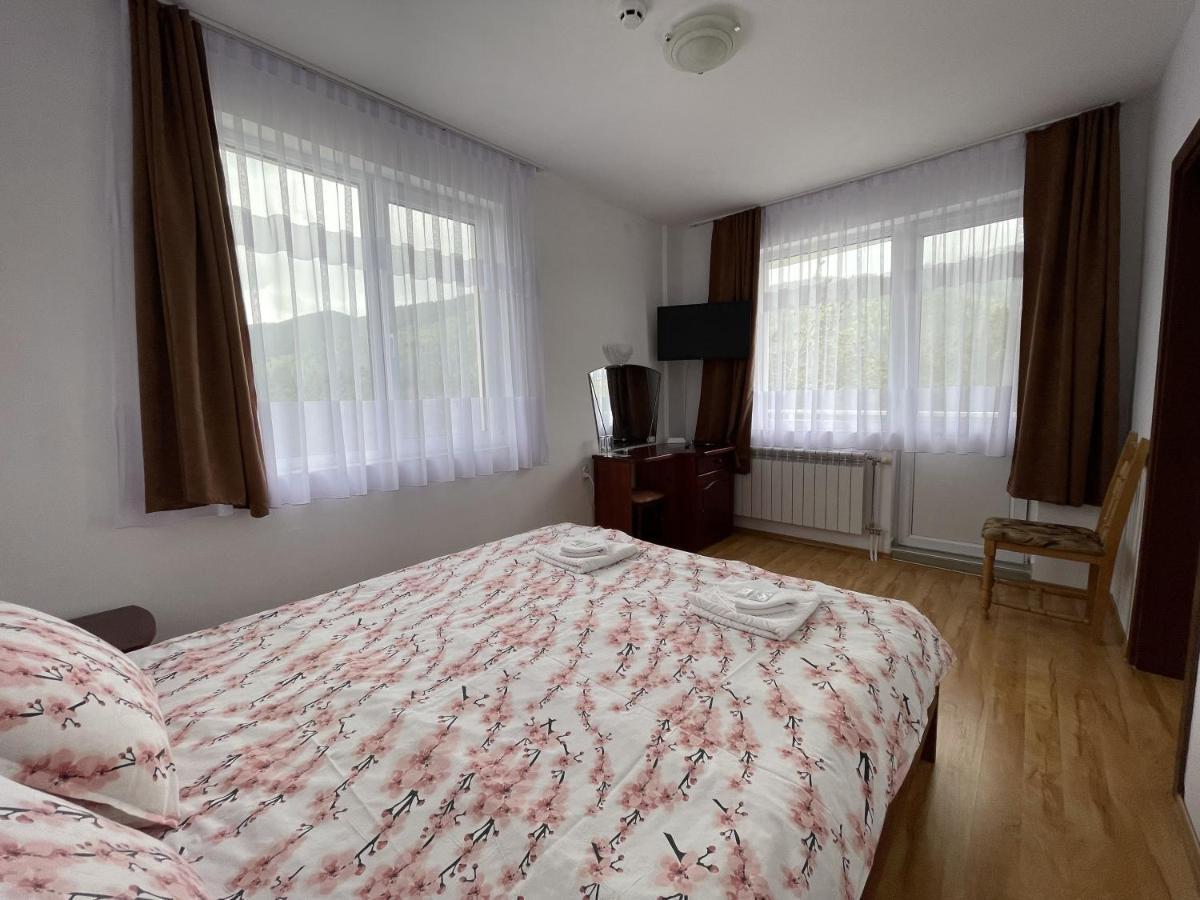 Family Hotel Panorama Сирніца Екстер'єр фото