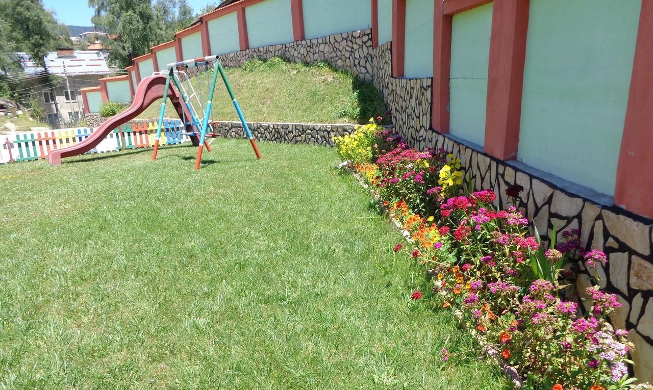 Family Hotel Panorama Сирніца Екстер'єр фото